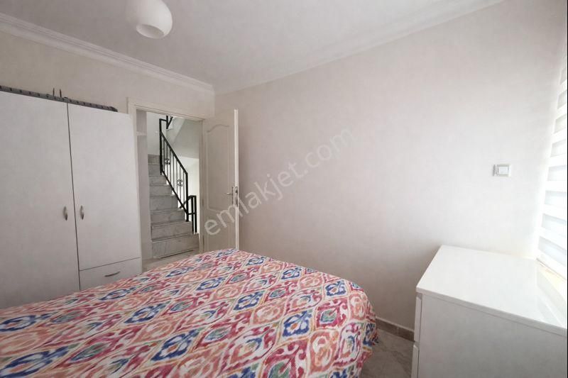 Kuşadası Satılık Kadınlar Denizi’nde Yaz-kış Yaşama Uygun Havuzlu Sitede Eşyalı Villa - Görsel 21