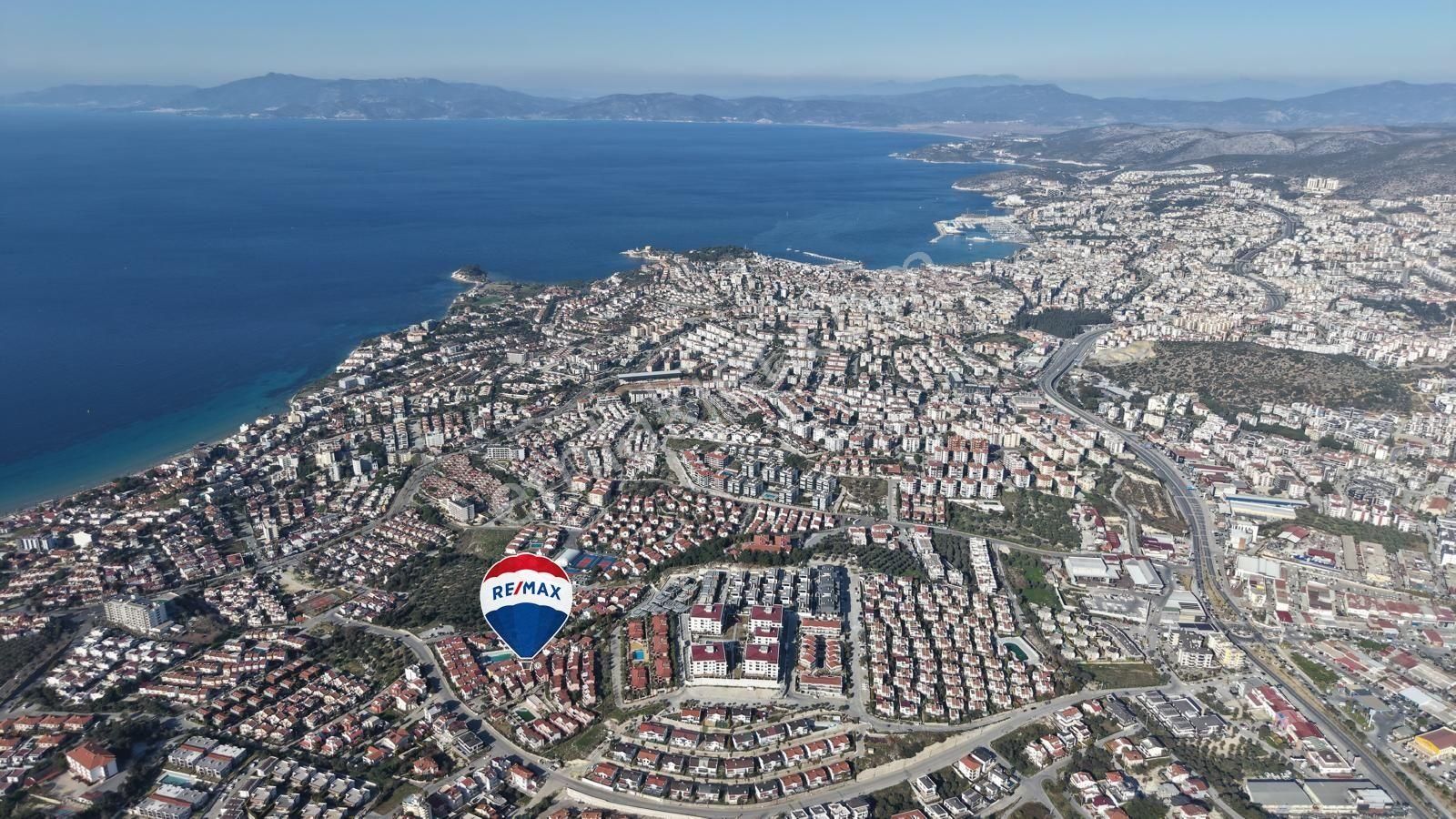 Kuşadası Satılık Kadınlar Denizi’nde Yaz-kış Yaşama Uygun Havuzlu Sitede Eşyalı Villa - Görsel 5