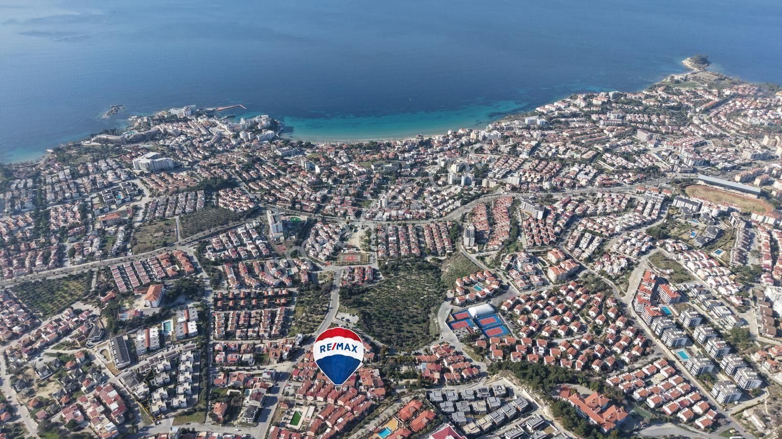 Kuşadası Satılık Kadınlar Denizi’nde Yaz-kış Yaşama Uygun Havuzlu Sitede Eşyalı Villa - Görsel 6
