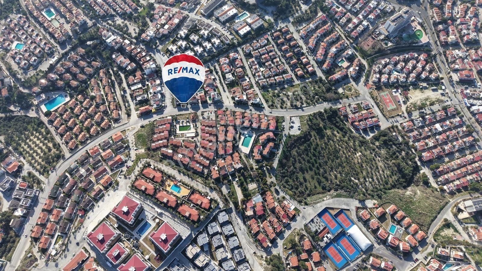 Kuşadası Satılık Kadınlar Denizi’nde Yaz-kış Yaşama Uygun Havuzlu Sitede Eşyalı Villa - Görsel 8