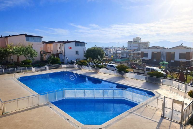 Kuşadası Satılık Kadınlar Denizi’nde Yaz-kış Yaşama Uygun Havuzlu Sitede Eşyalı Villa - Görsel 33