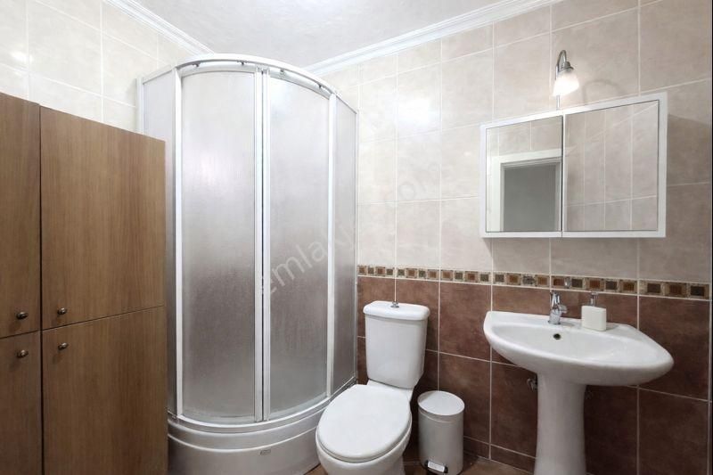 Kuşadası Satılık Kadınlar Denizi’nde Yaz-kış Yaşama Uygun Havuzlu Sitede Eşyalı Villa - Görsel 22