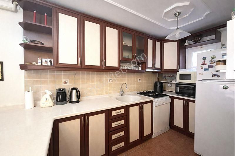 Kuşadası Satılık Kadınlar Denizi’nde Yaz-kış Yaşama Uygun Havuzlu Sitede Eşyalı Villa - Görsel 13