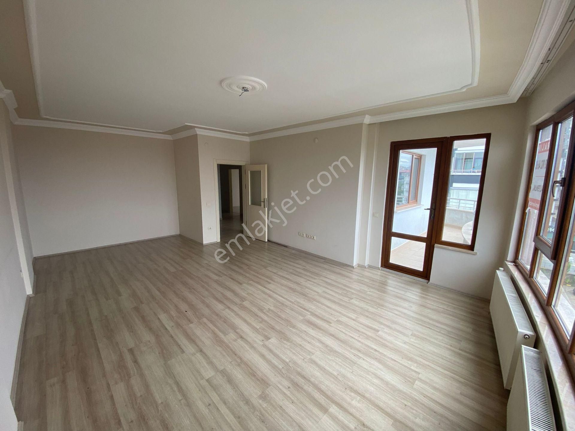 Yalı Gayrimenkul'den Bostancı Site İçerisinde Kiralık 3+1 Daire