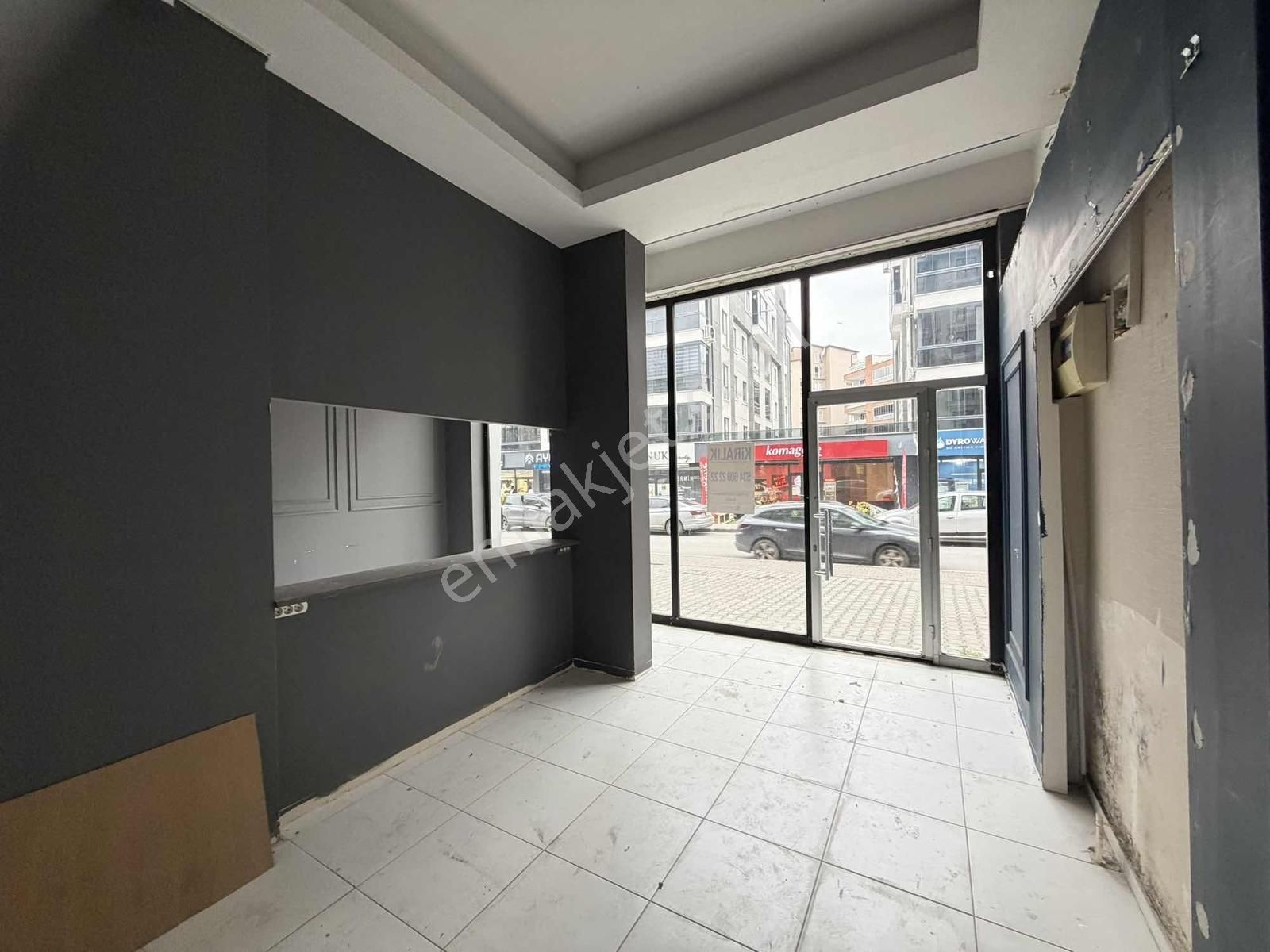 Millet Mah. 285 M² Çift Girişli Geniş Cepheli İşyeri - Görsel 19