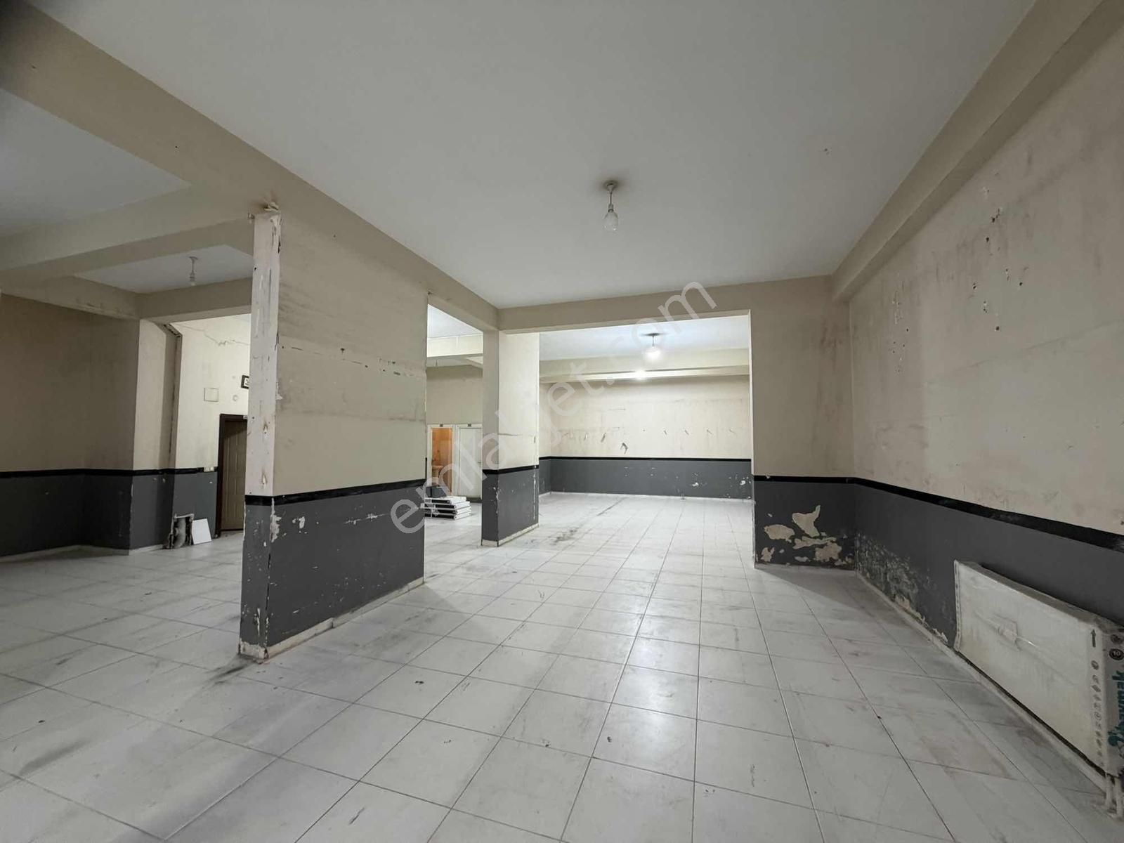 Millet Mah. 285 M² Çift Girişli Geniş Cepheli İşyeri - Görsel 2