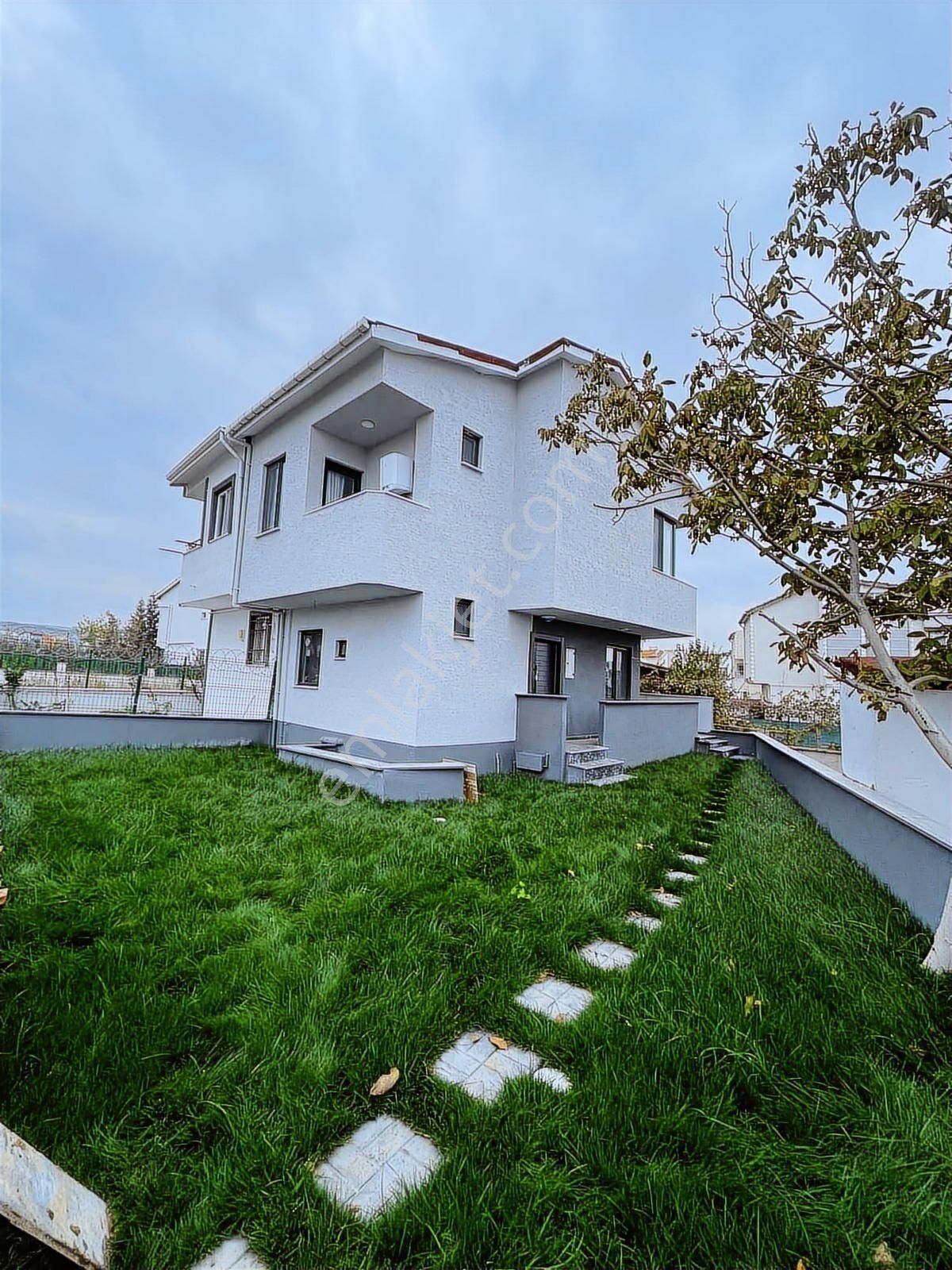 #mega Yapı# Geniş Bahçeli Alttan Isıtmalı 3+1 İskanlı Villa - Görsel 6