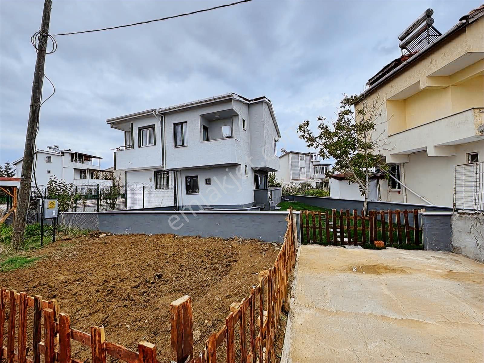 #mega Yapı# Geniş Bahçeli Alttan Isıtmalı 3+1 İskanlı Villa - Görsel 9