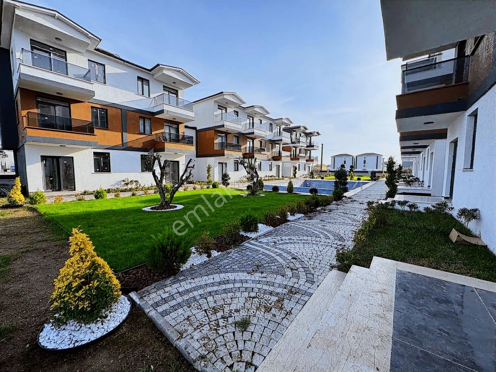 #mega Yapı# Yeni Nesil Havuzlu Sitede 1+1 Villa Dairesi - Görsel 32