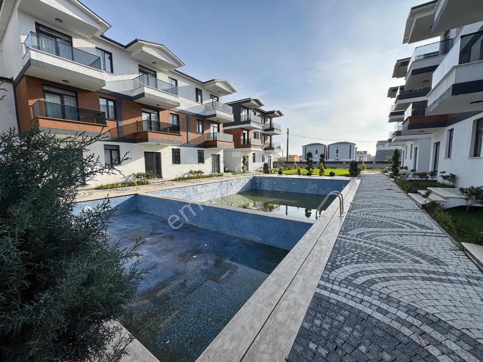 #mega Yapı# Yeni Nesil Havuzlu Sitede 1+1 Villa Dairesi - Görsel 23
