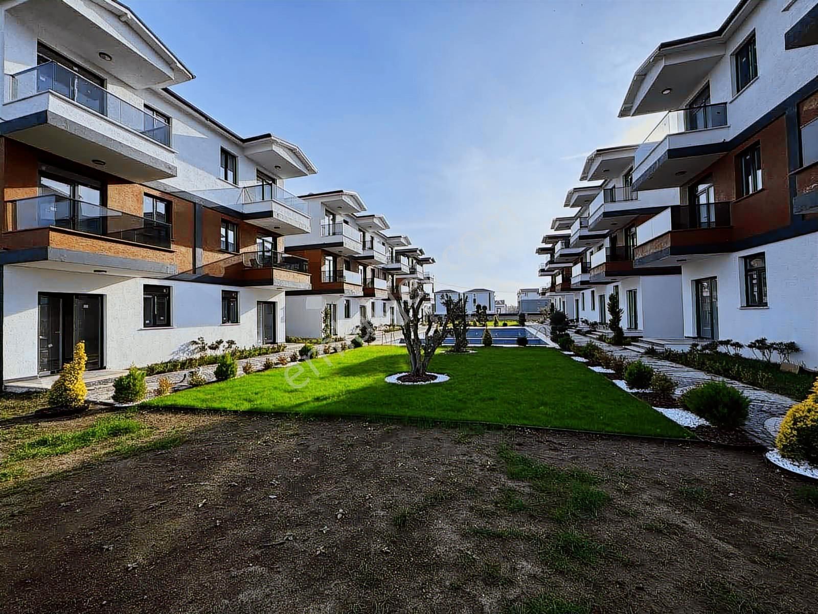 #mega Yapı# Yeni Nesil Havuzlu Sitede 1+1 Villa Dairesi - Görsel 4