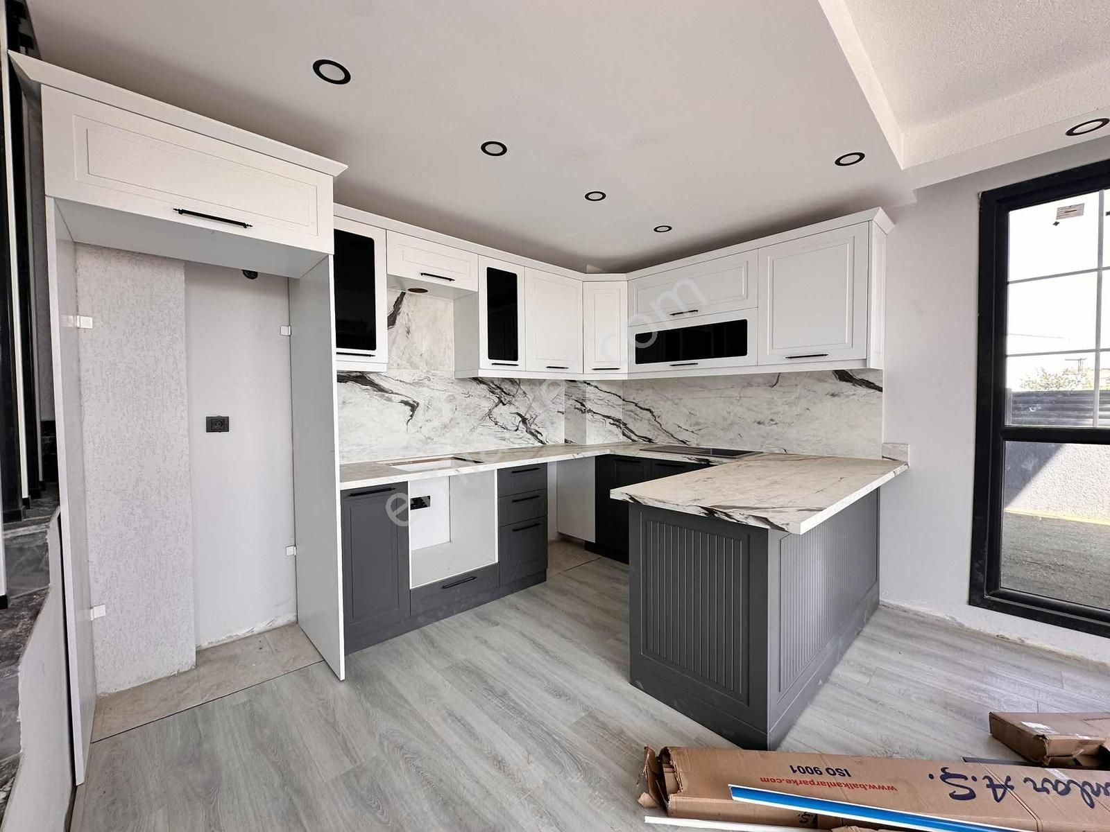 Mega Yapıdan Yeniçiftlikte Parka Cephe Deniz Mnz. 4+1 Lüx Villa - Görsel 19