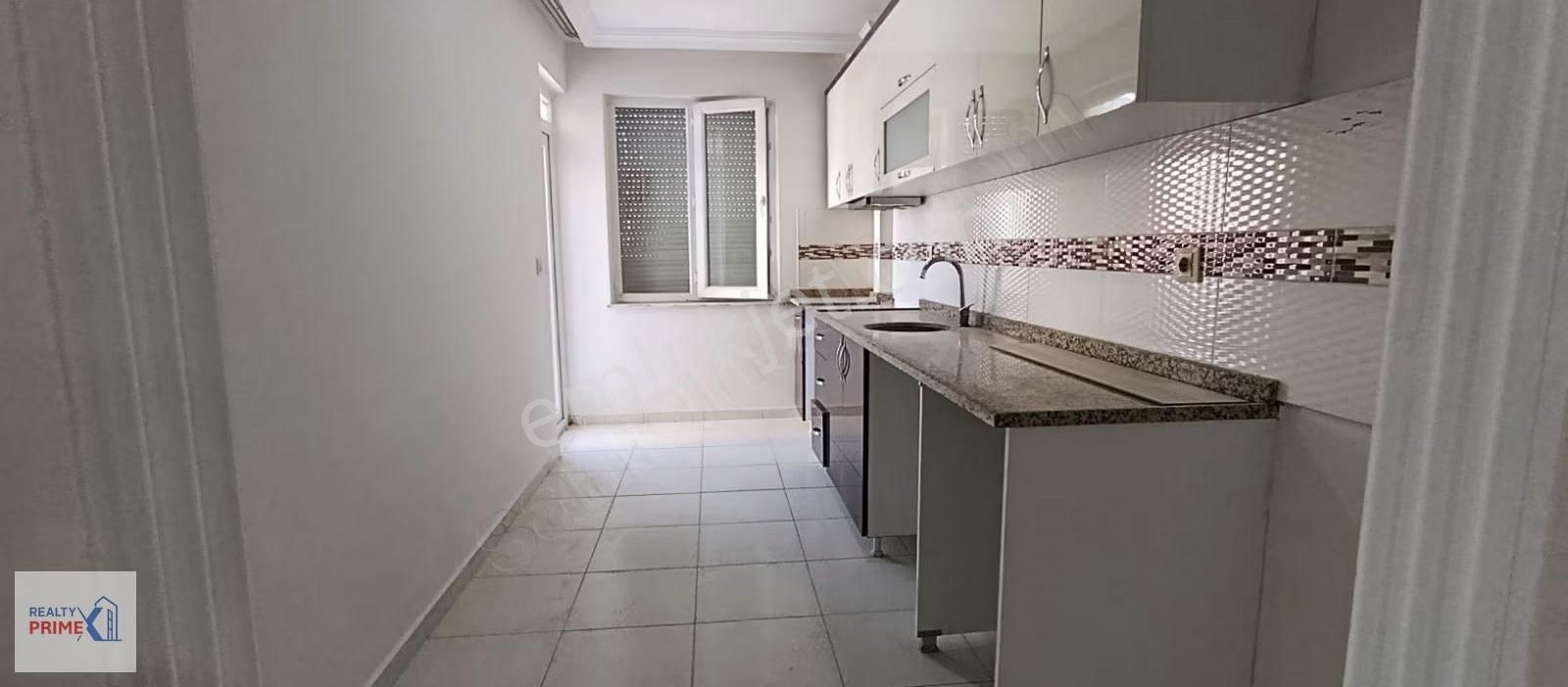 Erenköy Mah. Çok Güzel Konumda Güney Cephe 2+1 Daire Satılık - Görsel 3