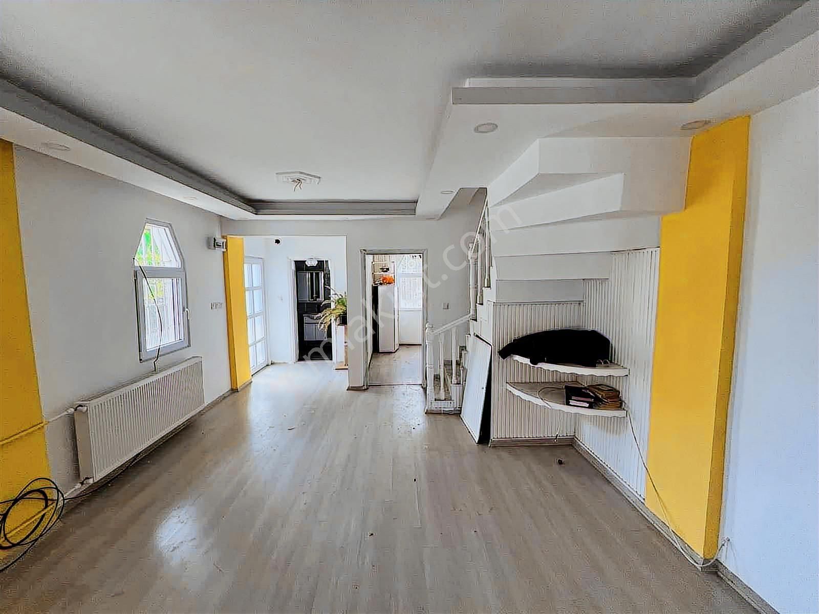 #mega Yapı# Merkezi Konumda 5+1 Kombi Petek Bağlı Fırsat Villa - Görsel 16