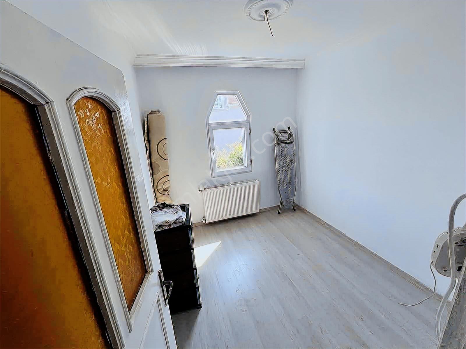 #mega Yapı# Merkezi Konumda 5+1 Kombi Petek Bağlı Fırsat Villa - Görsel 2