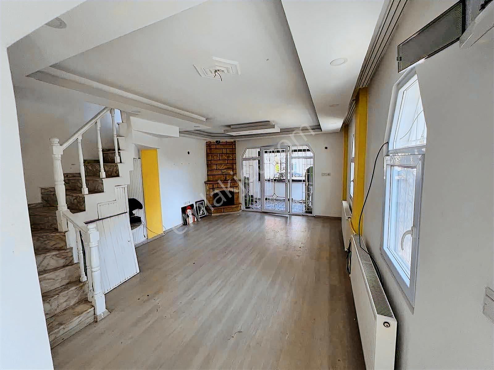 #mega Yapı# Merkezi Konumda 5+1 Kombi Petek Bağlı Fırsat Villa - Görsel 29