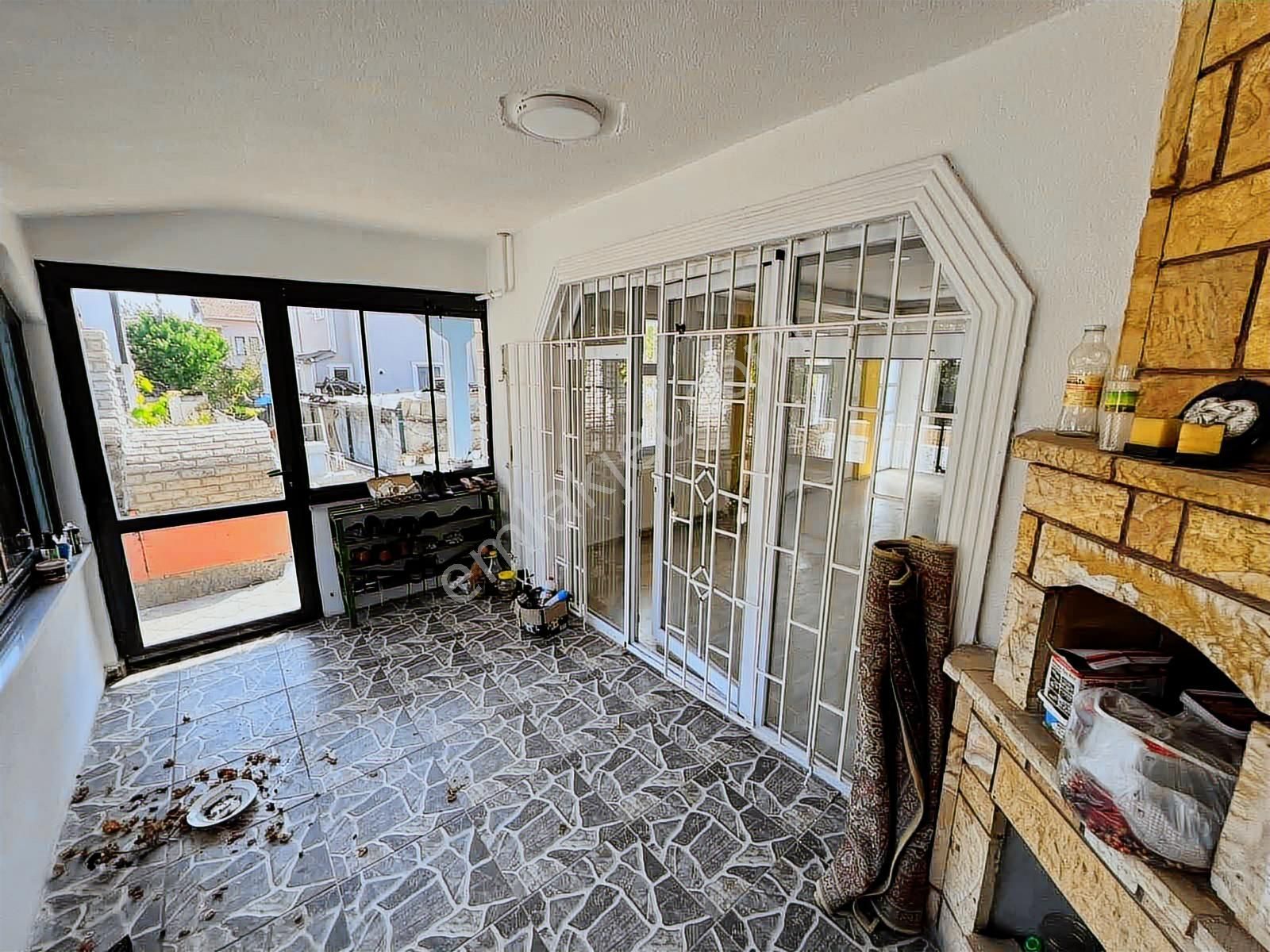 #mega Yapı# Merkezi Konumda 5+1 Kombi Petek Bağlı Fırsat Villa - Görsel 18