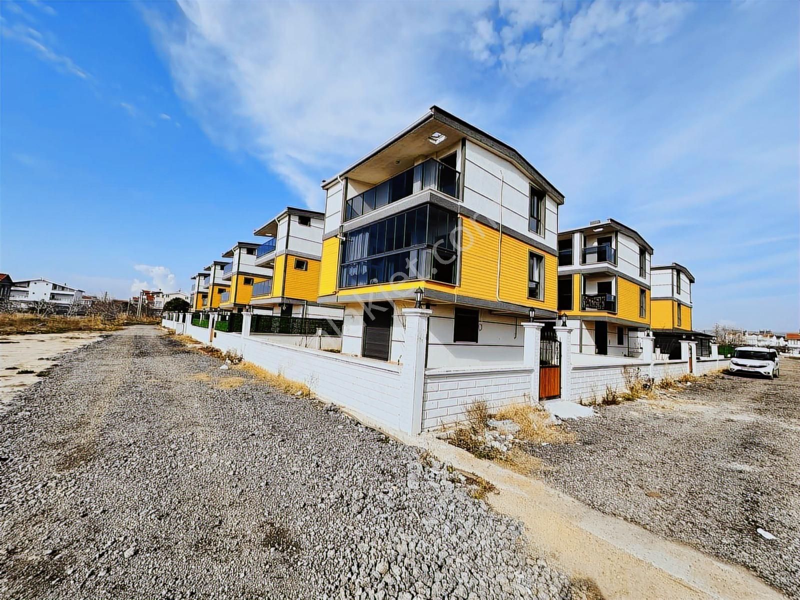 Mega Yapıdan Denize 200 Metre Mesafe İskanlı 4+1 Lüx Müstakil - Görsel 10