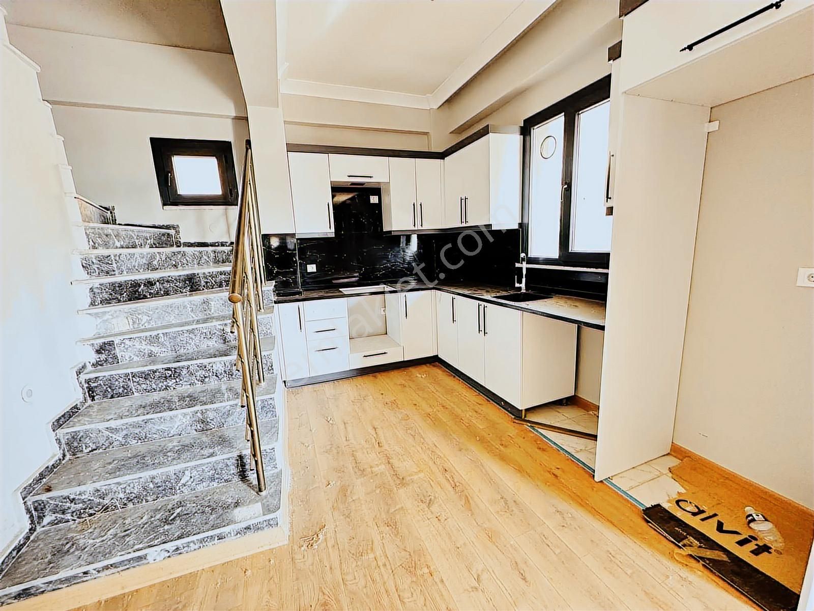 Mega Yapıdan Denize 200 Metre Mesafe İskanlı 4+1 Lüx Müstakil - Görsel 34