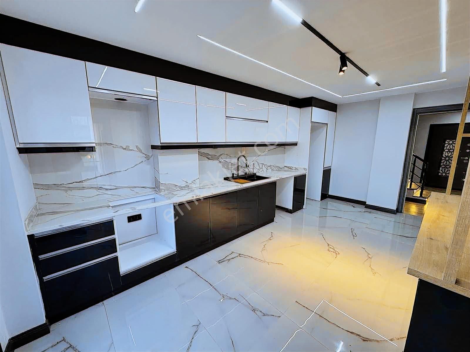 #mega Yapı# Parka Cephe Özel Havuzlu Prestijli Villa - Görsel 35