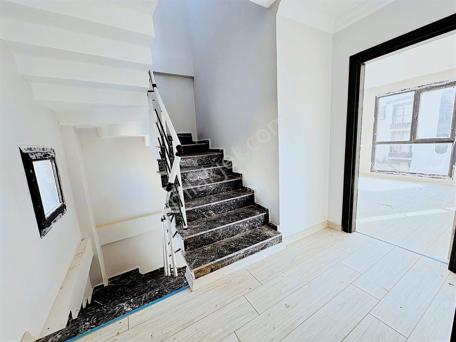 Mega Yapıdan Merkezi Knm İskanlı Deniz Manzaralı 4+1 Lüx Villa - Görsel 18