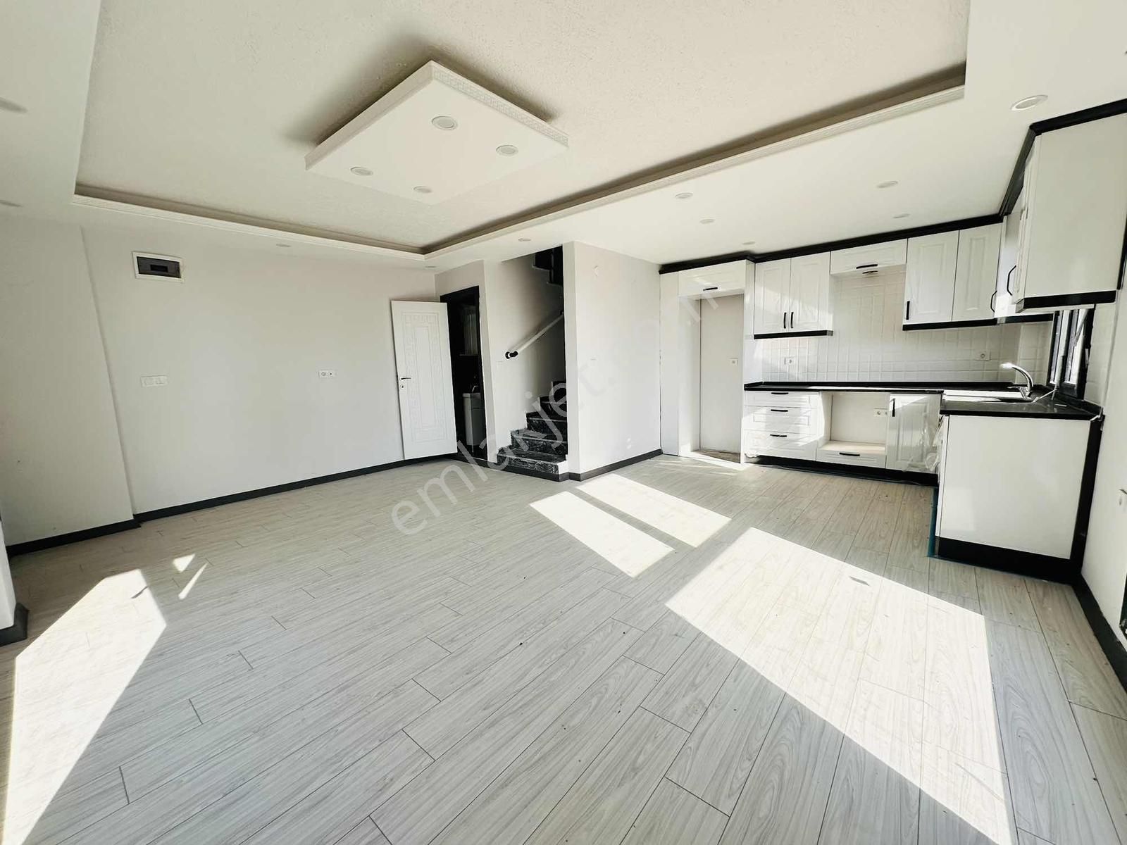 Mega Yapıdan Merkezi Knm İskanlı Deniz Manzaralı 4+1 Lüx Villa - Görsel 4