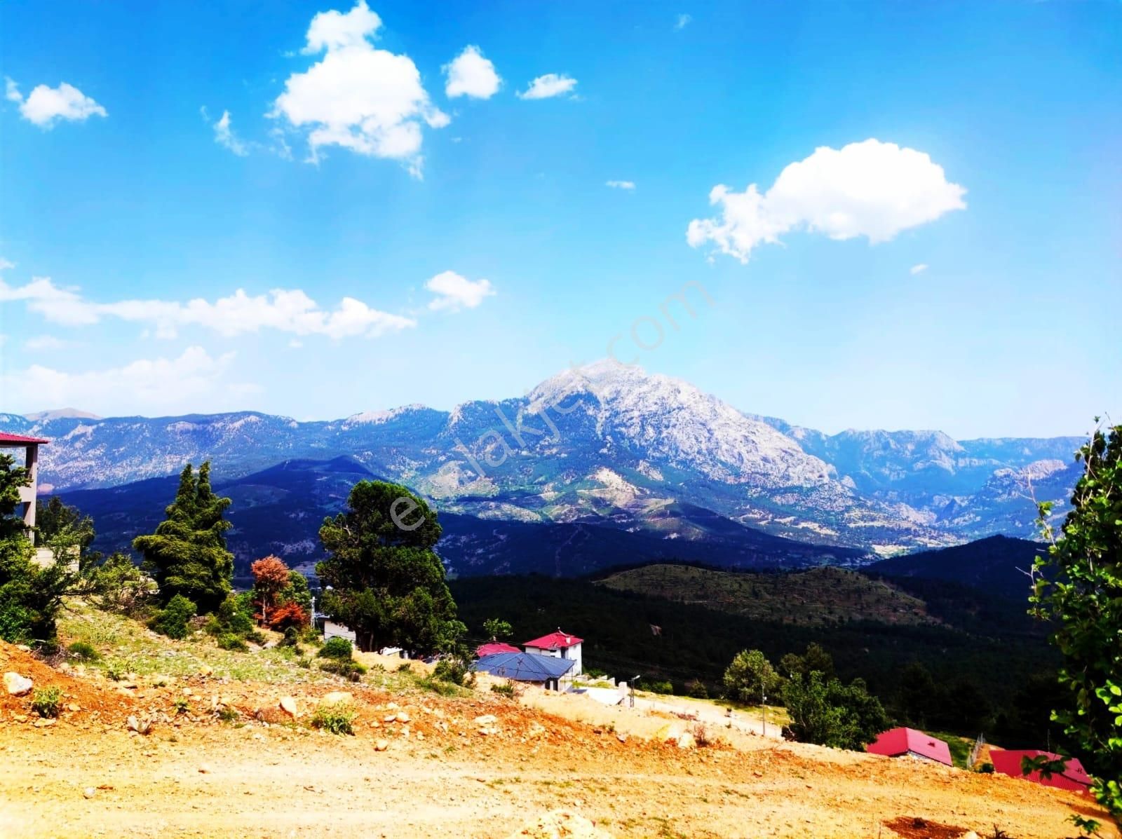 Kar Emlaktan Yenikonacık Bozkırlı Mevkiinde 410 M2 Satılık Arsa