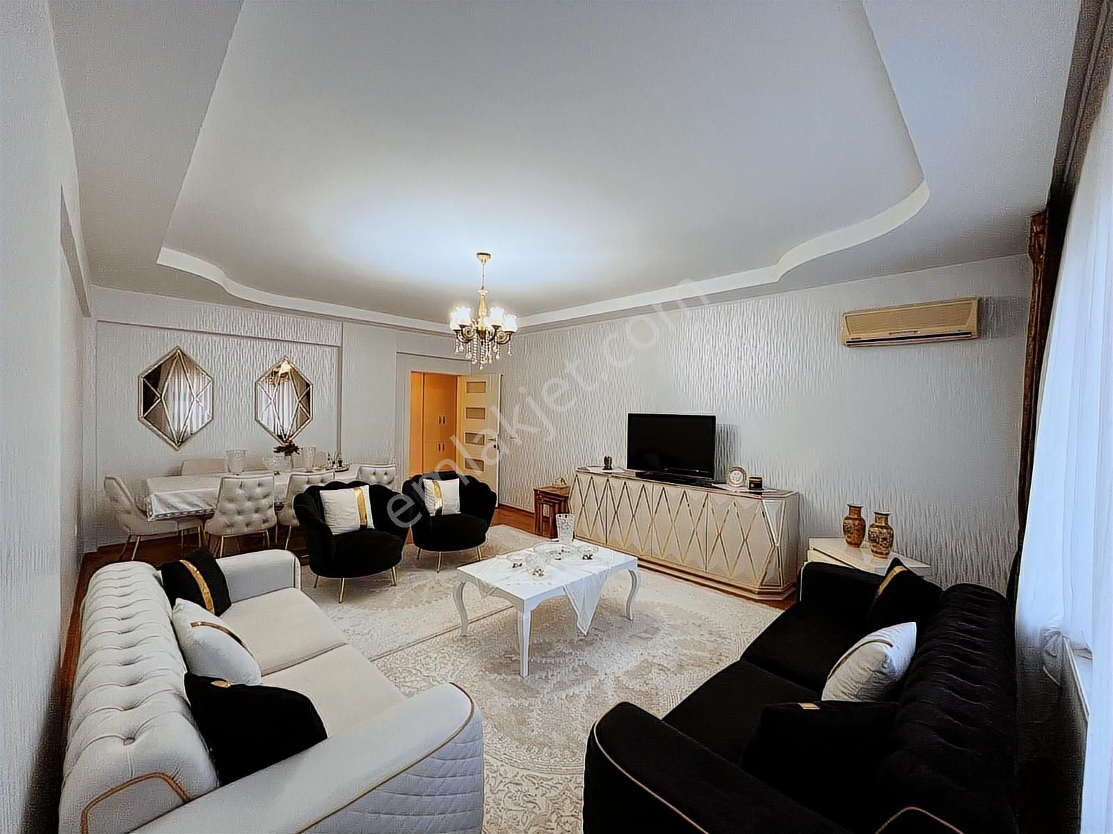 T.e.s.den Tramvaya Sıfır Site İçerisinde Bakımlı 3+1 !!!