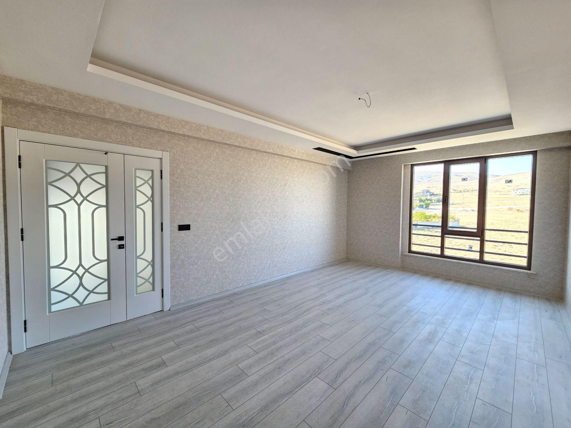 Kahramanlar Caddesi'ne Oldukça Yakın 3+1 160 M2 Sıfır Arakat Lüks Sıfır Daire - Görsel 3