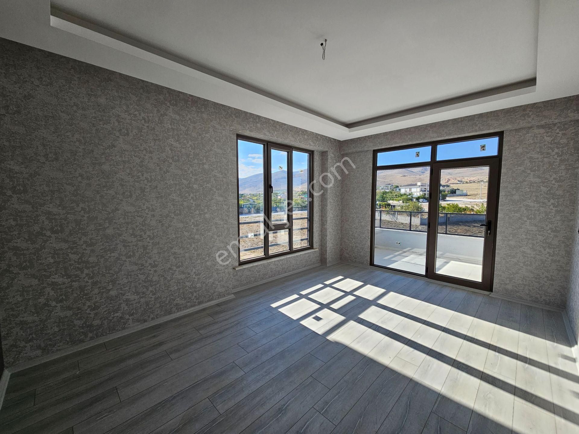 Kahramanlar Caddesi'ne Oldukça Yakın 3+1 160 M2 Sıfır Arakat Lüks Sıfır Daire - Görsel 4