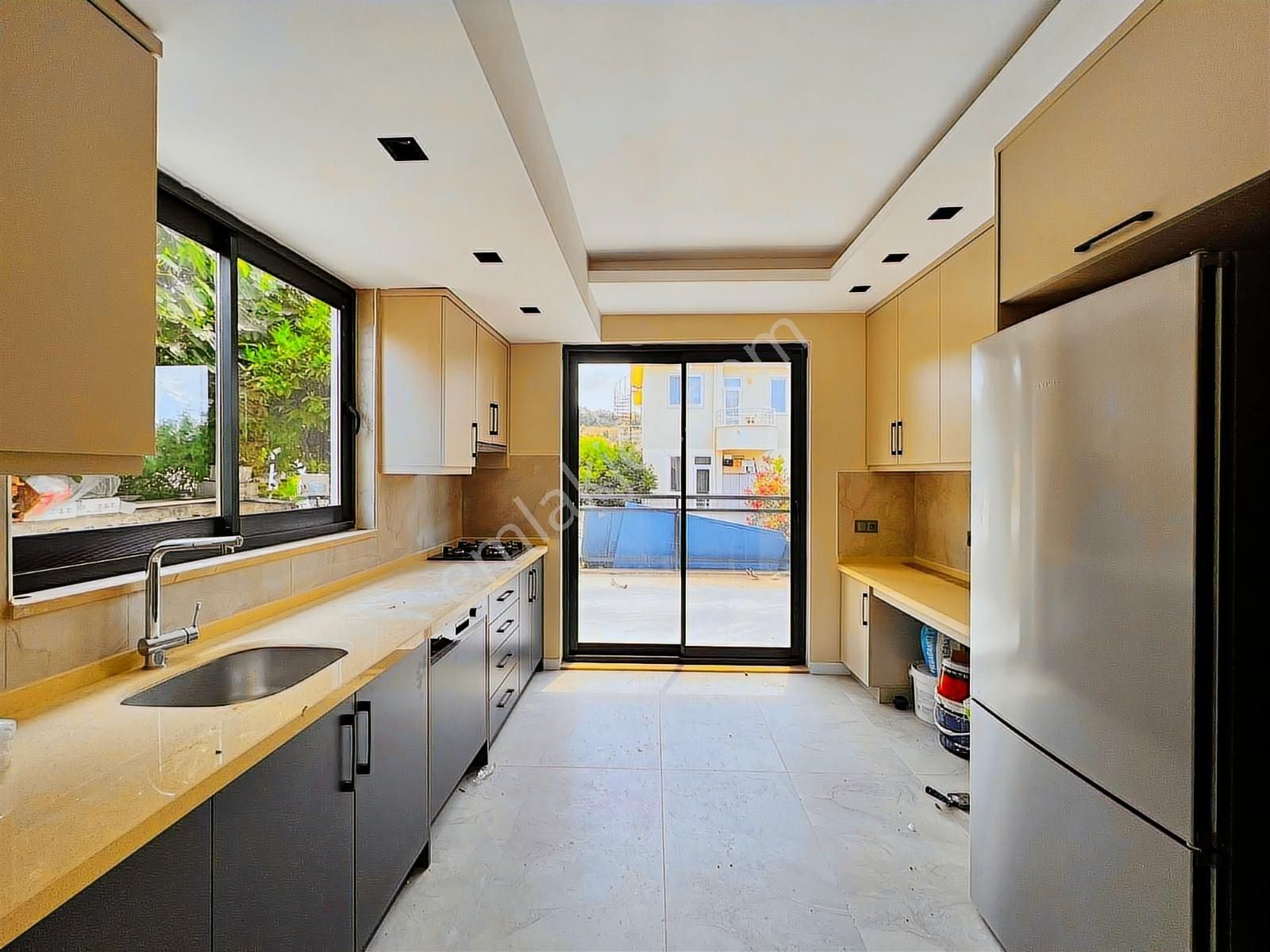 Alanya Demirtaş 3+1 260 M² Restore Edilmiş Vat. Uygun Tripleks V - Görsel 11