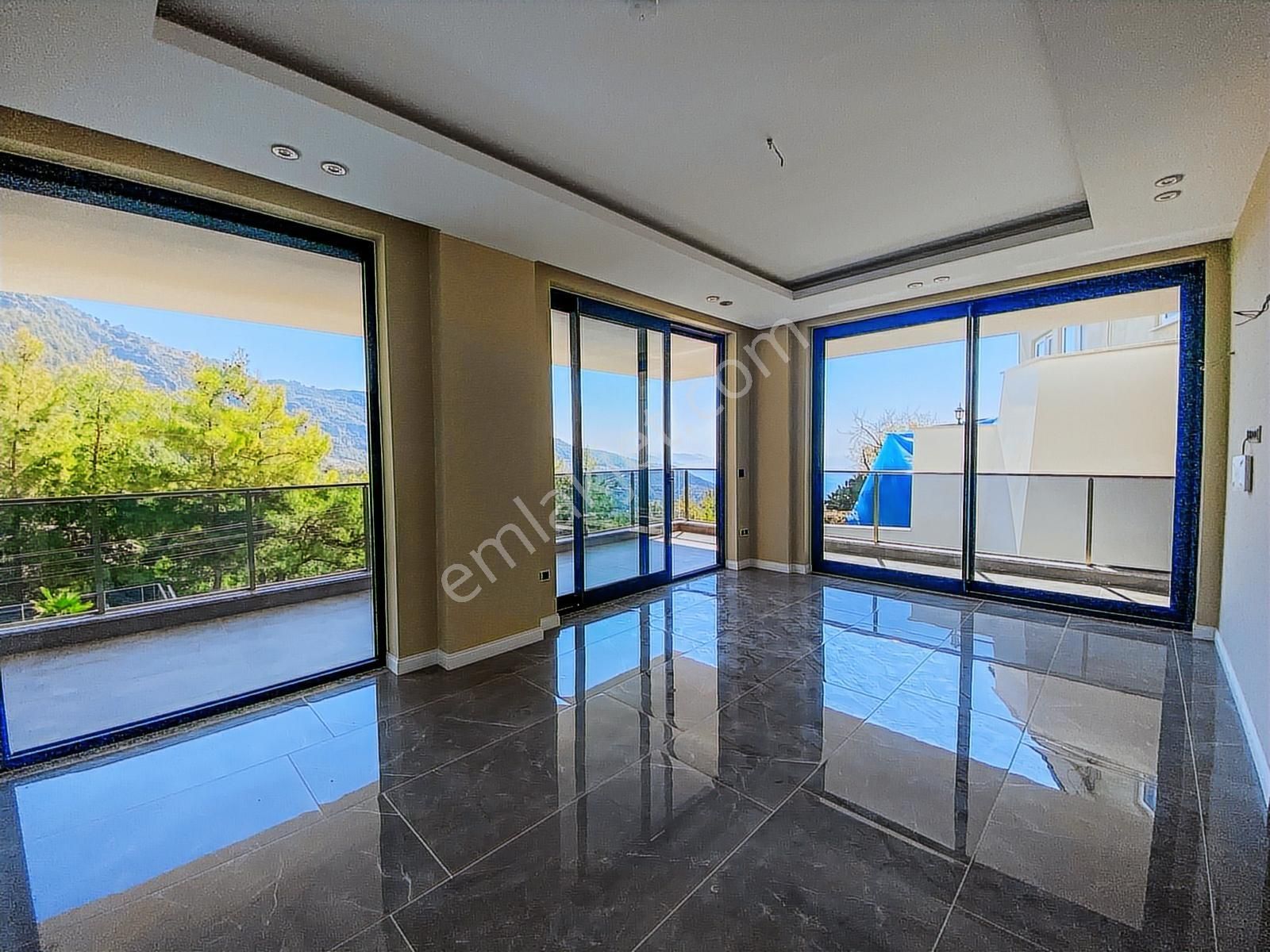 Alanya Tepe'de Müstakil 9+1 Aktiviteli Ultra Lüks Satılık Villa! - Görsel 17