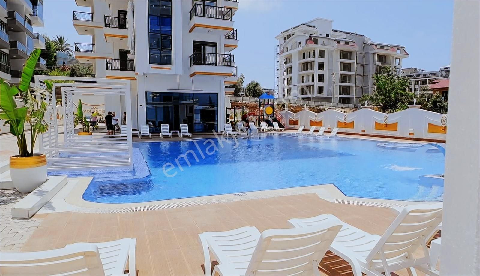 Alanya Mahmutlar'da Eşyalı Lüks Sitede 1+1 50 M² Satılık Daire ! - Görsel 4