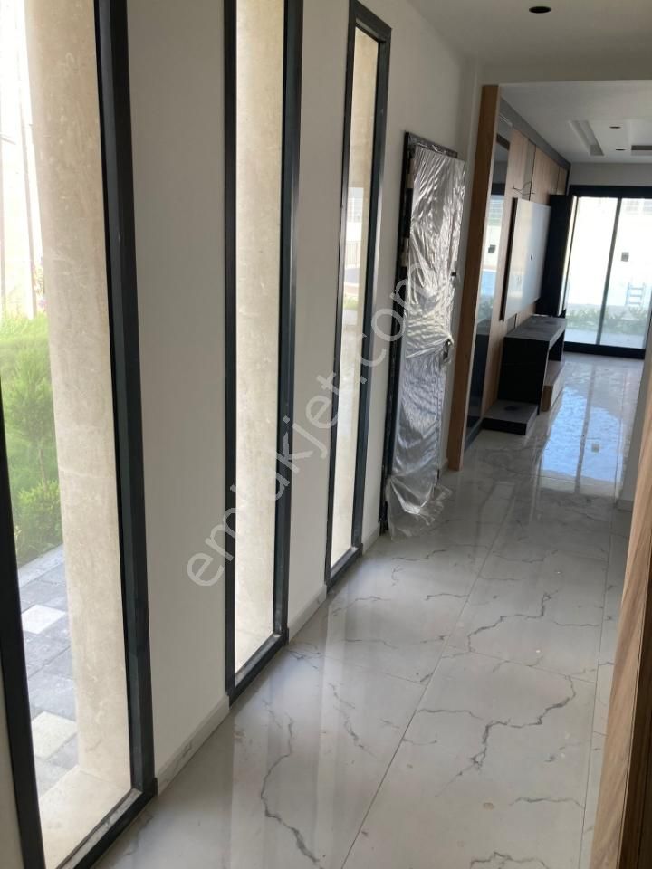 Nezih Bir Sitede 4+1 Satılık Villa - Görsel 8