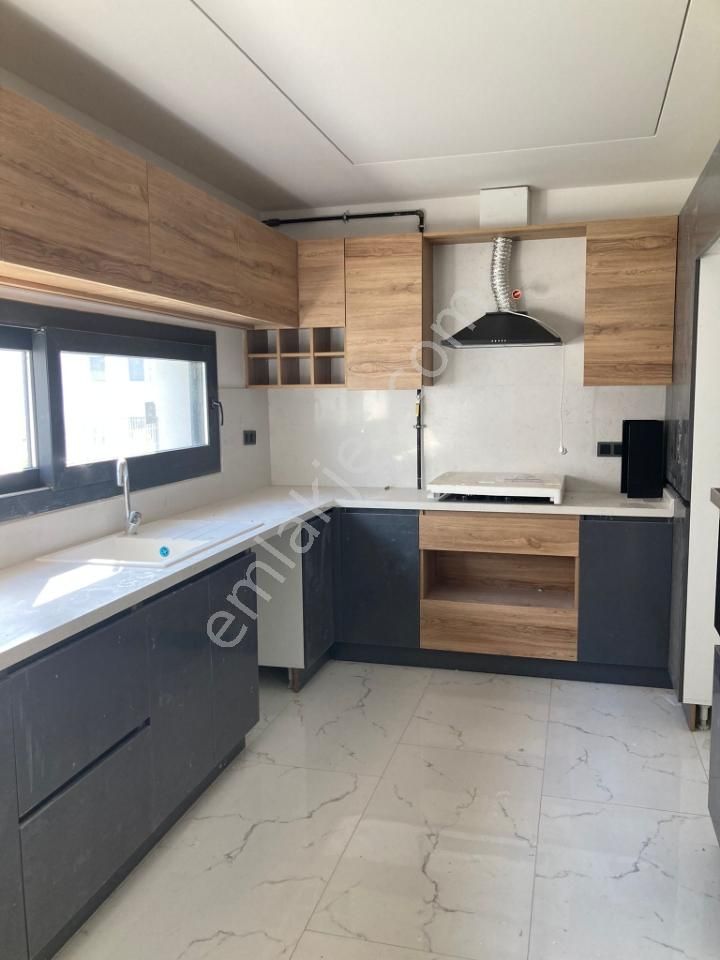 Nezih Bir Sitede 4+1 Satılık Villa - Görsel 5