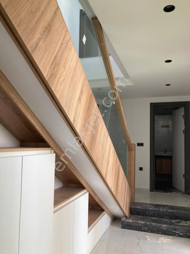 Nezih Bir Sitede 4+1 Satılık Villa - Görsel 10