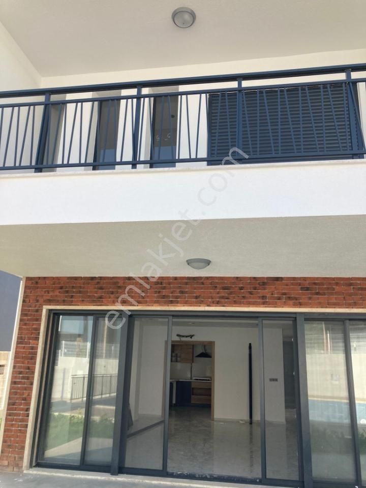 Nezih Bir Sitede 4+1 Satılık Villa - Görsel 23