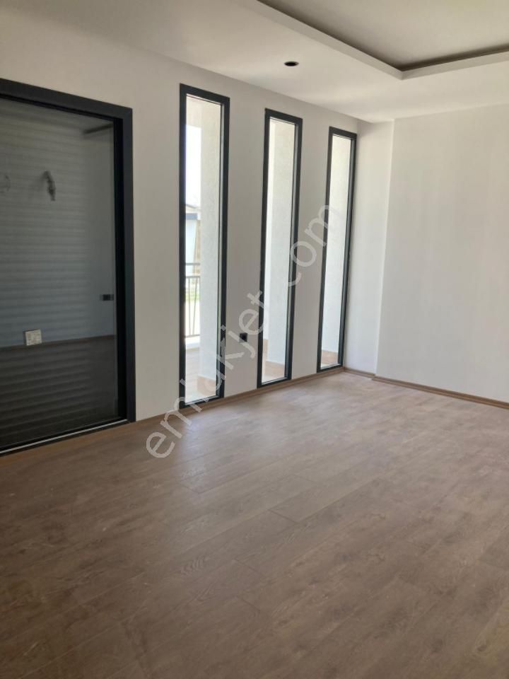 Nezih Bir Sitede 4+1 Satılık Villa - Görsel 12