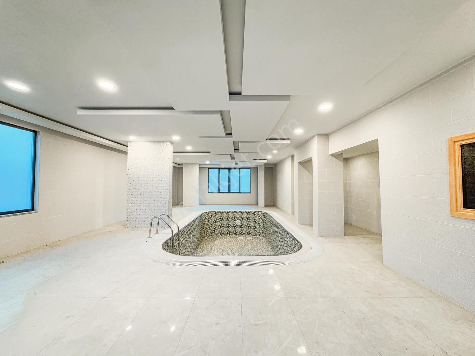 Alanya Merkez 2+1 100m2 Full Aktiviteli Kompleks Uygun Fiyata - Görsel 13