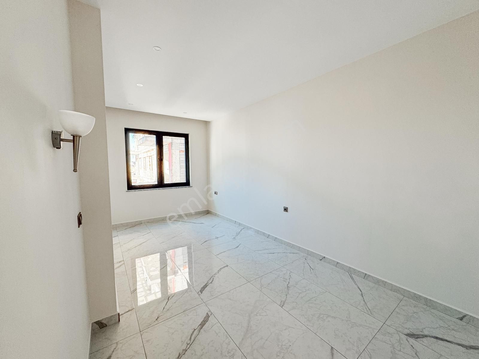 Alanya Merkez 2+1 100m2 Full Aktiviteli Kompleks Uygun Fiyata - Görsel 3