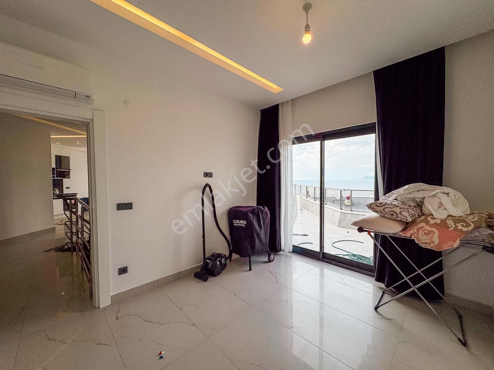 Denize 50 Metre Full Aktiviteli Panaromik Manzara 3+1 160m2 - Görsel 9