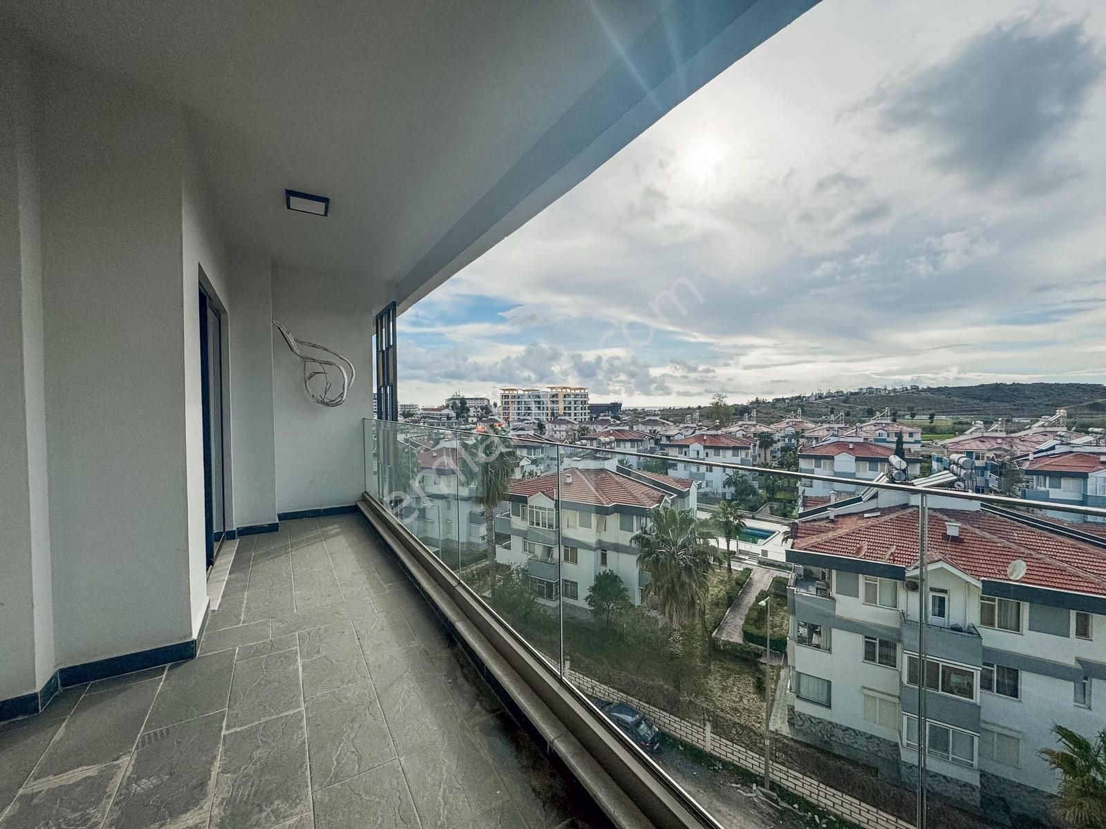 Alanya Türkler 1+1 Otel Konseptinde Full Aktiviteli Kompleks !! - Görsel 3