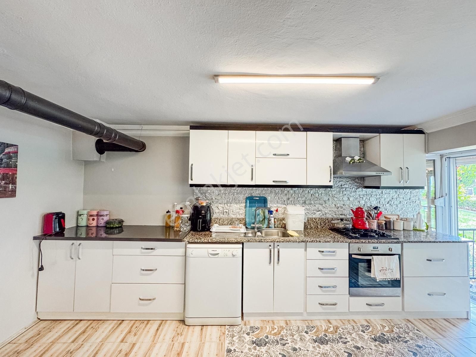 Tripleks 4+1 Müstakil Özel Büyük Bahçeli Manzaralı Fırsat Villa - Görsel 13