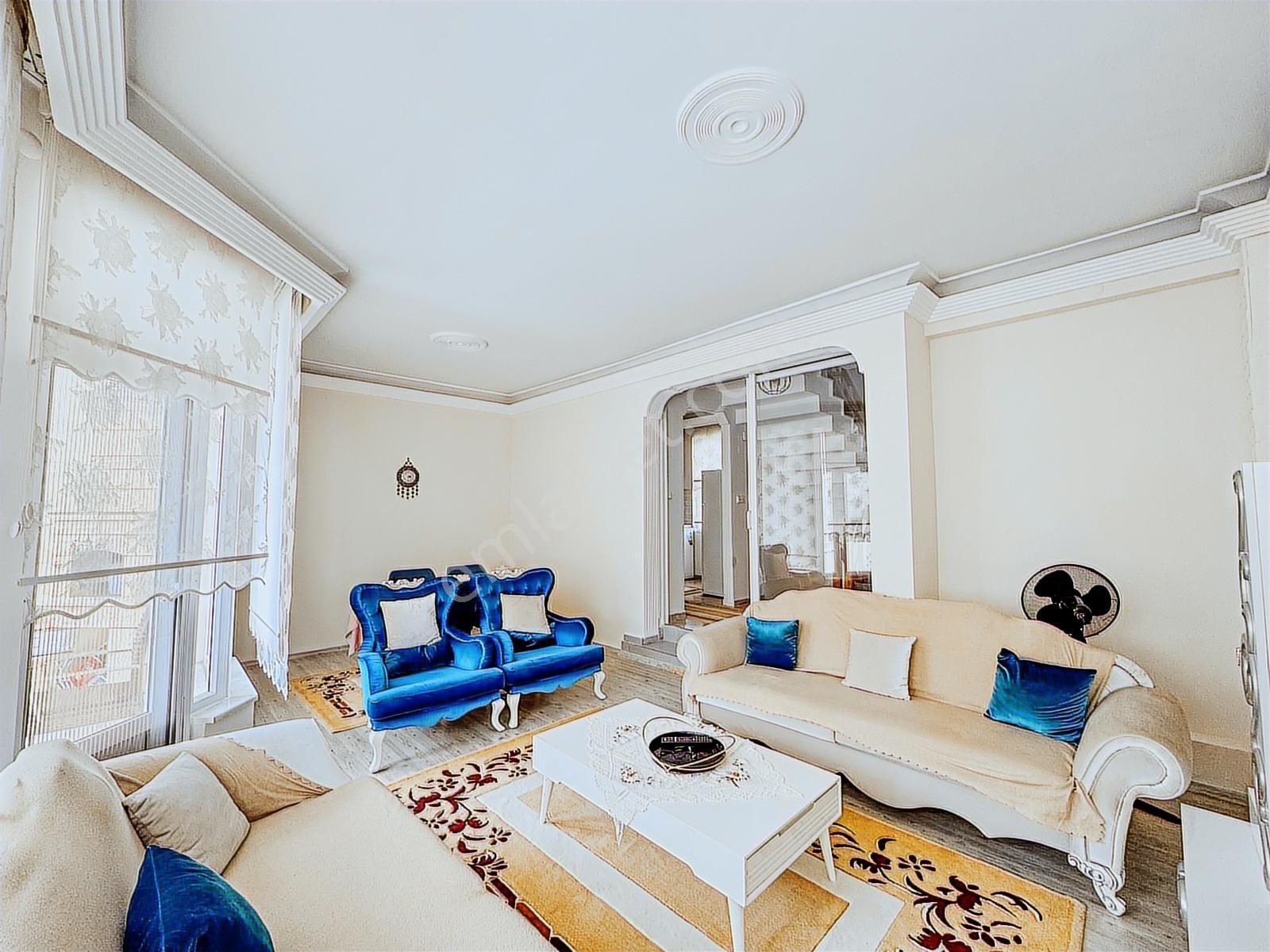 Tripleks 4+1 Müstakil Özel Büyük Bahçeli Manzaralı Fırsat Villa - Görsel 17