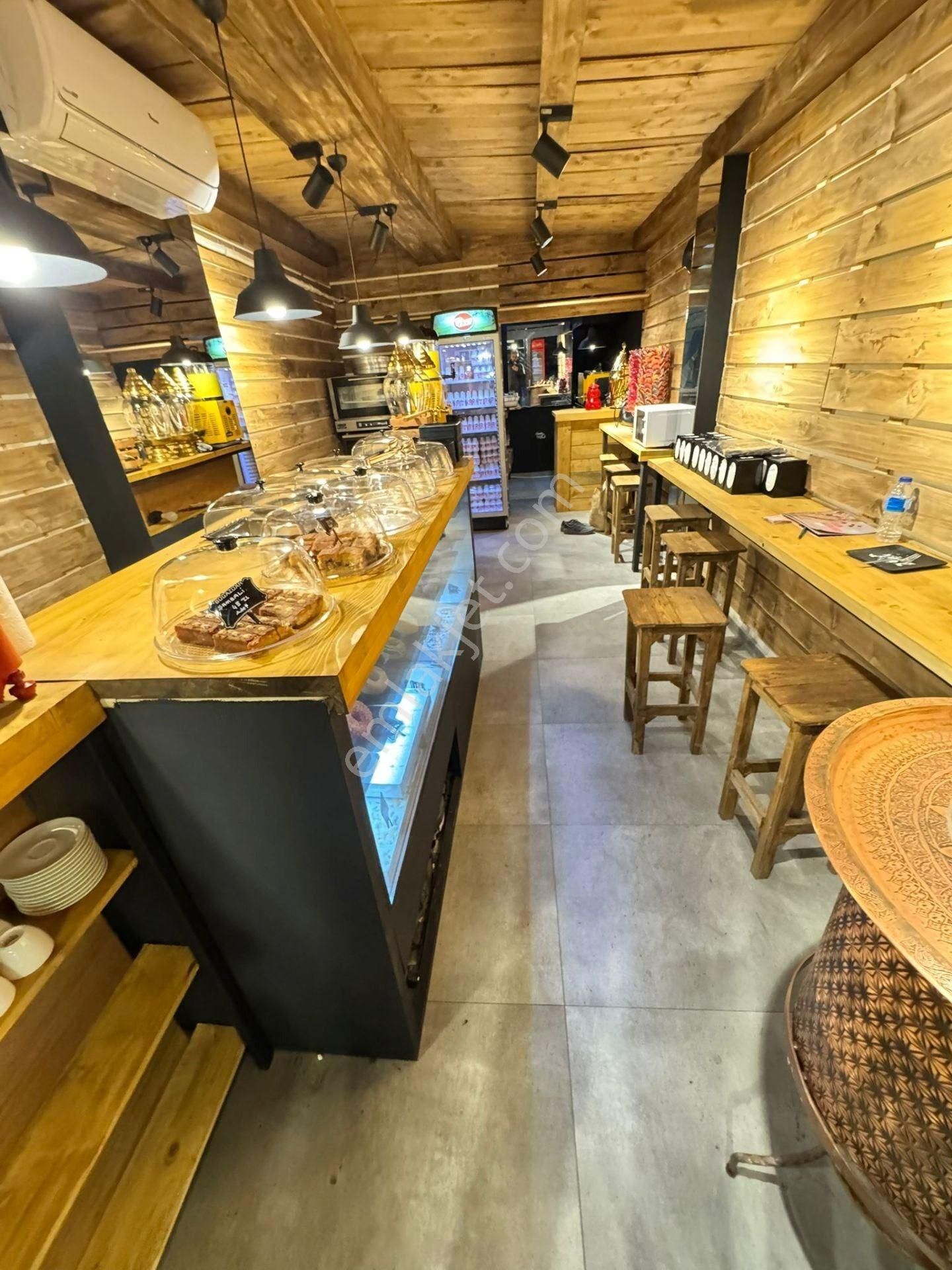 ✨ Urla İskele’de Prestijli Lokasyonda, Deniz Kokulu Balık Restoranı / Kafe – Devren Kiralık ✨ - Görsel 16