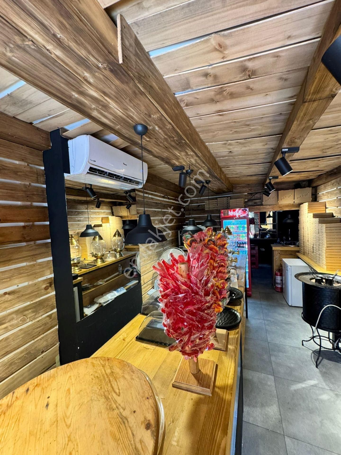 ✨ Urla İskele’de Prestijli Lokasyonda, Deniz Kokulu Balık Restoranı / Kafe – Devren Kiralık ✨ - Görsel 20