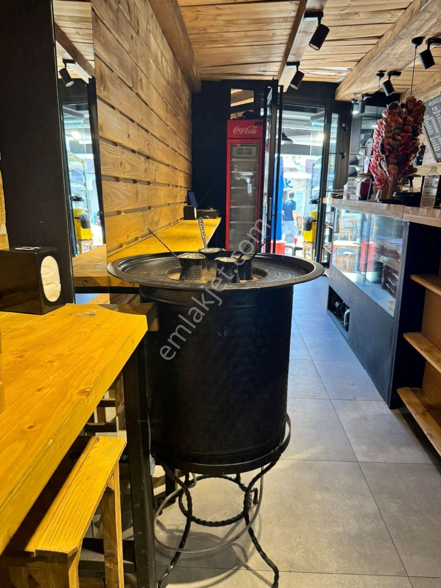 ✨ Urla İskele’de Prestijli Lokasyonda, Deniz Kokulu Balık Restoranı / Kafe – Devren Kiralık ✨ - Görsel 12