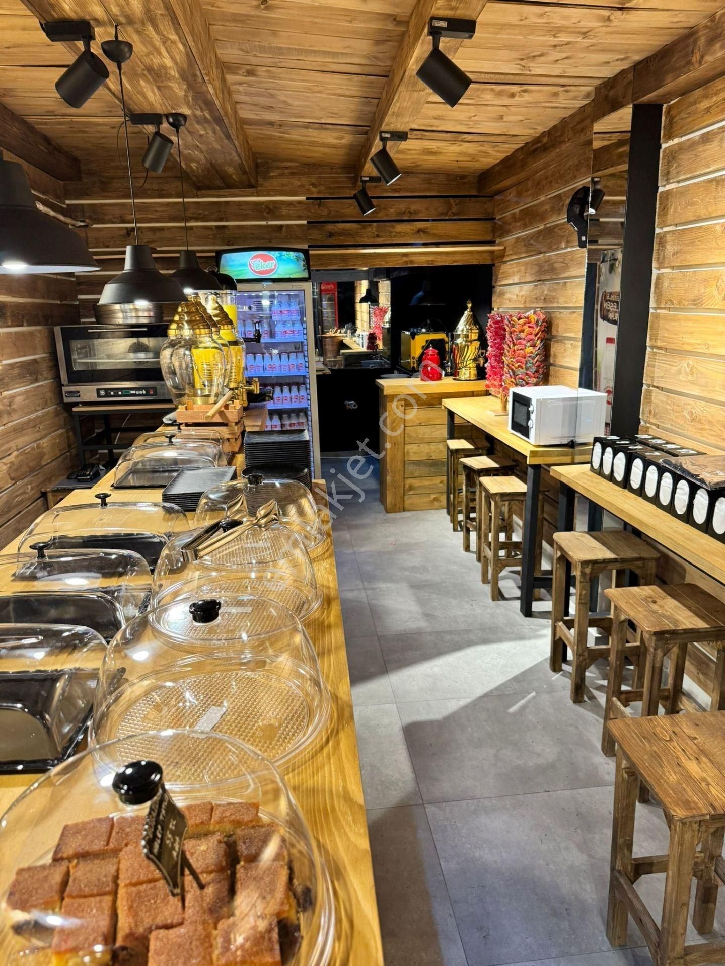 ✨ Urla İskele’de Prestijli Lokasyonda, Deniz Kokulu Balık Restoranı / Kafe – Devren Kiralık ✨ - Görsel 18