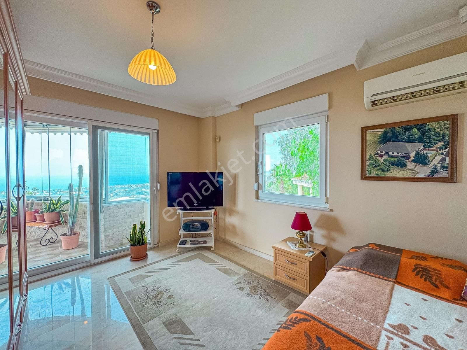 Alanya Yaylalı Deniz Manzaralı Eşyalı4+1 Tripleks Müstakil Villa - Görsel 23