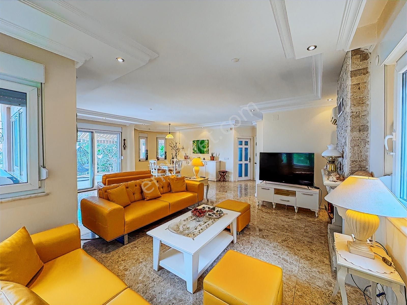 Alanya Yaylalı Deniz Manzaralı Eşyalı4+1 Tripleks Müstakil Villa - Görsel 10